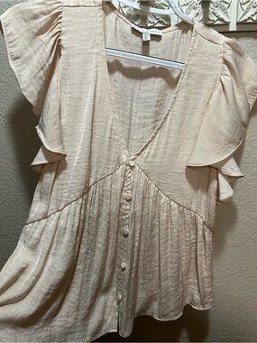 Lightweight Ruffle Button-Front Blouse in Pale Blush